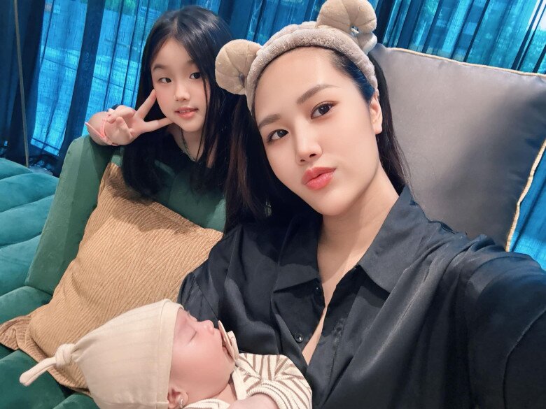 Vợ kém 37 tuổi của Quang Minh, sinh con xong liền nhanh chóng lấy lại vóc dáng thon thả, ăn mặc nuột nà bảo sao chồng mê - 5