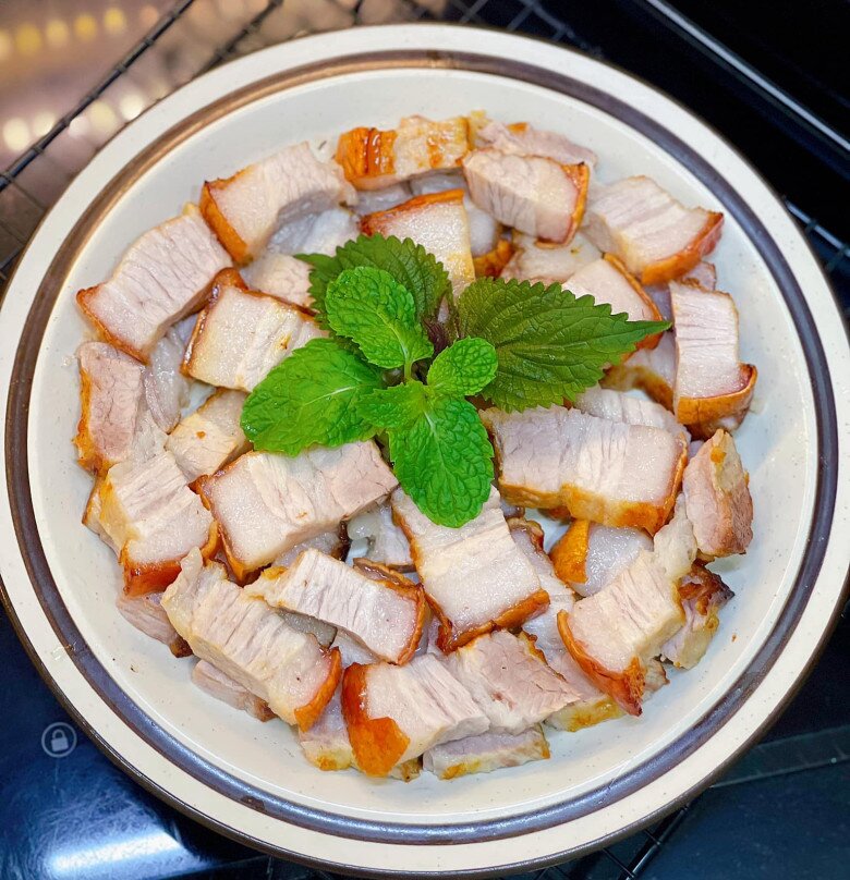 Ba chỉ ngâm bia nướng, cuốn rau thơm rồi chấm tương ớt, nghĩ thôi đã thèm chảy nước miếng - 7