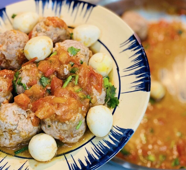 Cách làm thịt viên bọc trứng cút sốt cà chua đơn giản mà trôi cơm, ai &#34;đoảng&#34; mấy cũng thực hiện thành công - 10