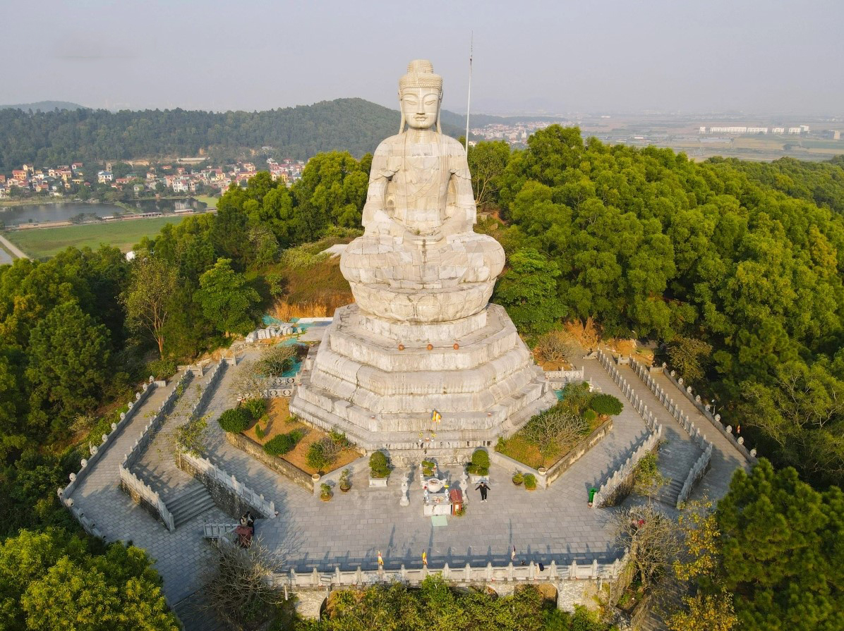 8 điểm đến tâm linh gần Hà Nội thích hợp du xuân, có ngôi chùa cổ nhất Việt Nam, nơi lập nhiều kỷ lục châu Á - 2