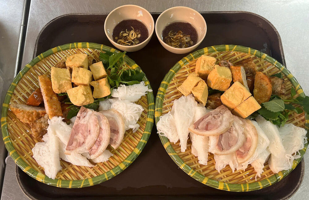 Ở Hà Nội có quán bún đậu nằm sâu trong ngóc ngách, ngày bán hàng trăm suất, hút khách nhờ loại mắm tôm đặc biệt - 3