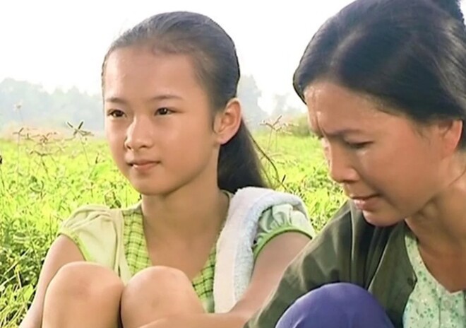 Cùng sinh năm 1995 và nổi từ nhỏ: &#34;Bé&#34; Xuân Mai làm ngân hàng, sinh liền 3 con, Angela Phương Trinh có hôn phu 3 ngày - 9