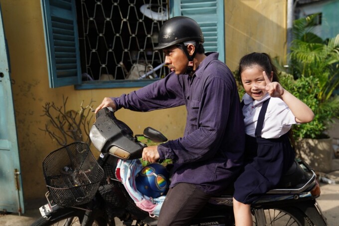 &#34;Con gái Trấn Thành&#34;: Có mối nhân duyên đặc biệt với &#34;ba&#34; Quý Bình, tuổi 14 thay đổi khó nhận ra - 2