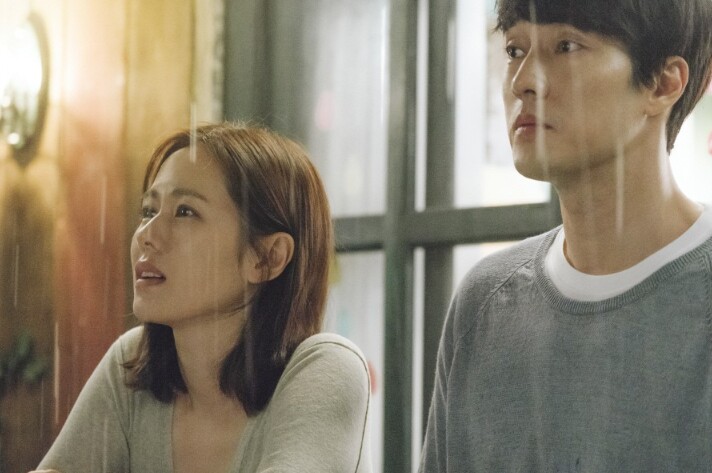 List phim hay Valentine 2025: Son Ye Jin lấy nước mắt thời chưa chồng, &#34;sao nữ cười đẹp nhất Hàn&#34; hôn cùng lúc 13 người - 2