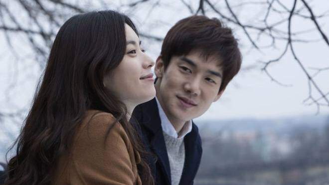 List phim hay Valentine 2025: Son Ye Jin lấy nước mắt thời chưa chồng, &#34;sao nữ cười đẹp nhất Hàn&#34; hôn cùng lúc 13 người - 5