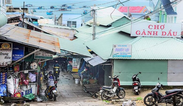 Phú Quốc có khu chợ sầm uất bậc nhất, bán đủ đồ tươi ngon và đặc sản làm quà, đảm bảo khách nào cũng mê - 1