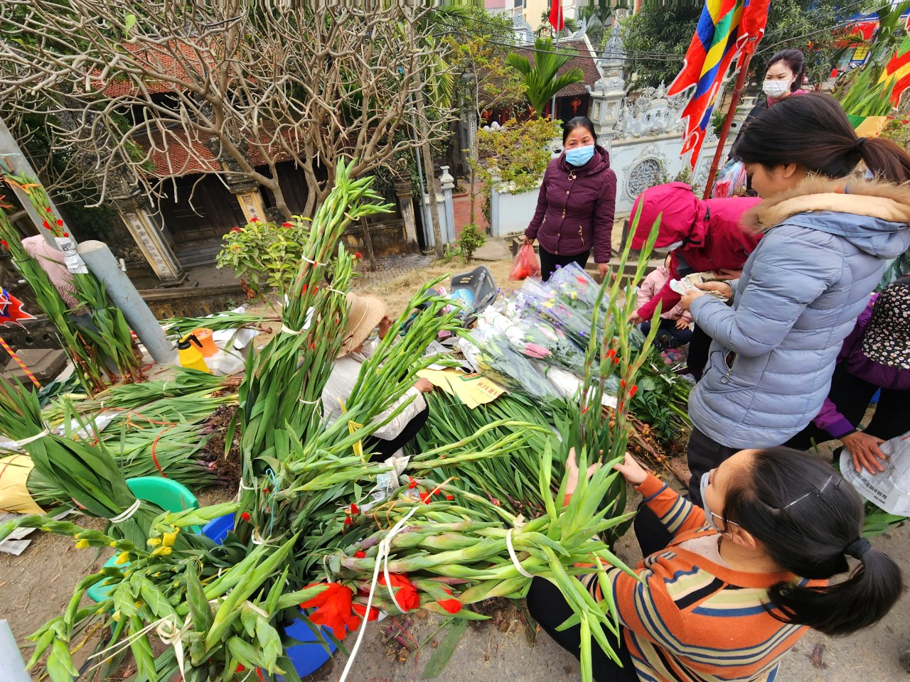Chợ quê hiếm hoi giữa lòng Thủ đô chỉ họp vào dịp Tết, đến đây như lạc vào chợ làng 30 năm trước - 5