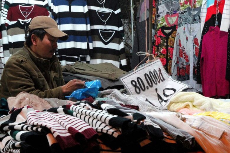&#34;Oanh tạc&#34; chợ đồ si lớn nhất Đà Lạt, chỉ từ 20k có ngay những món đồ siêu độc lạ không nơi nào có - 4