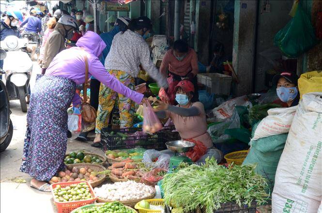 Giữa lòng Đà Nẵng có ngôi chợ đầu mối lớn bậc nhất thành phố, được mệnh danh là khu chợ &#34;không ngủ&#34; - 3