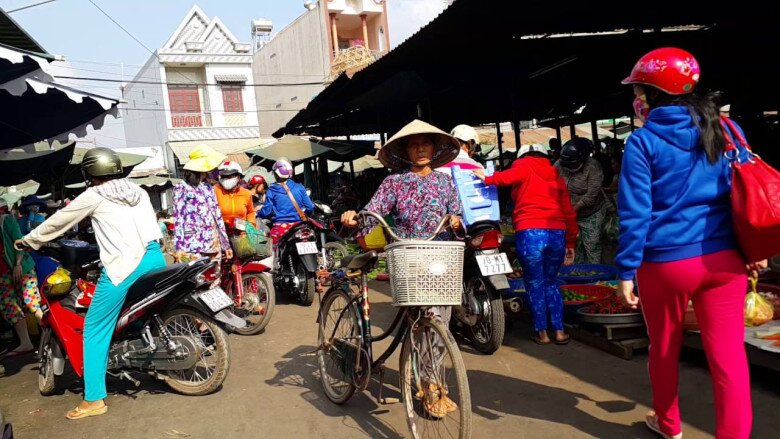 Giữa lòng Tây Ninh có khu chợ lâu đời và sầm uất bậc nhất, tha hồ mua đủ loại đặc sản ngon-bổ-rẻ - 2