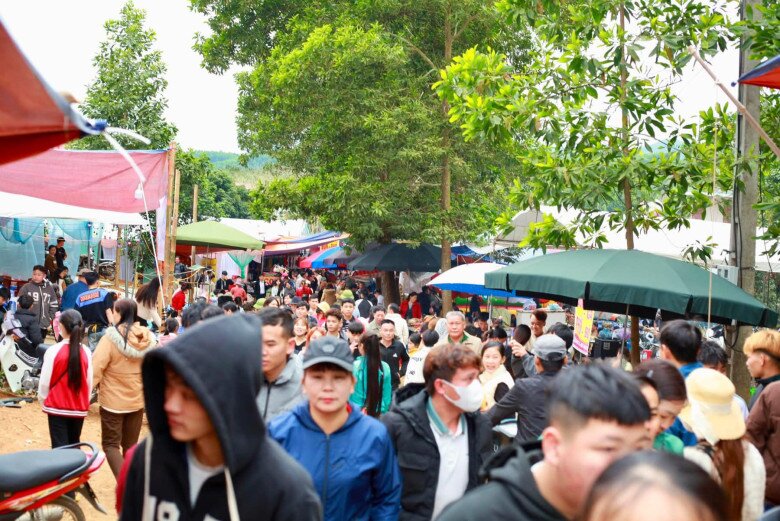 Về Tuyên Quang đi phiên chợ tổ chức đúng 2 ngày trong năm, thử món bánh không nơi nào có vì ý nghĩa đặc biệt - 2