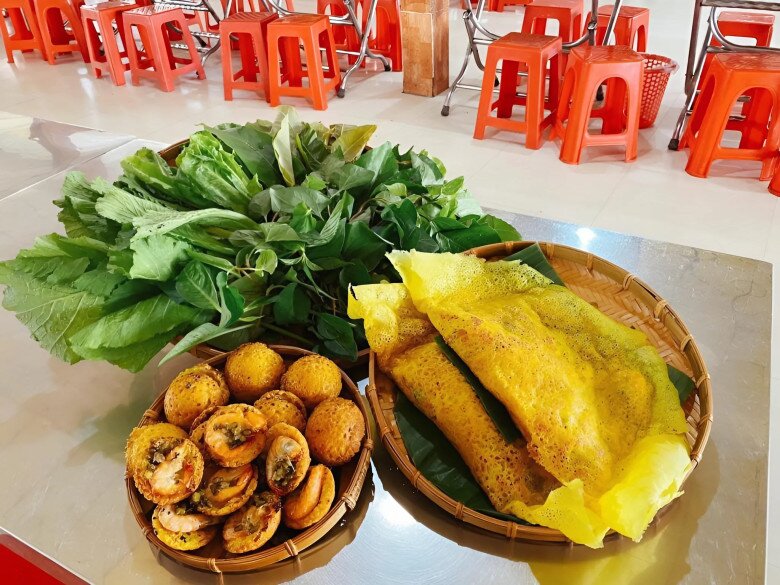 Quán bánh xèo lớn nhất miền Tây đông nghịt khách, bán nghìn cái mỗi ngày có phần nhân &#34;độc nhất&#34; khiến Á hậu mê mẩn - 4