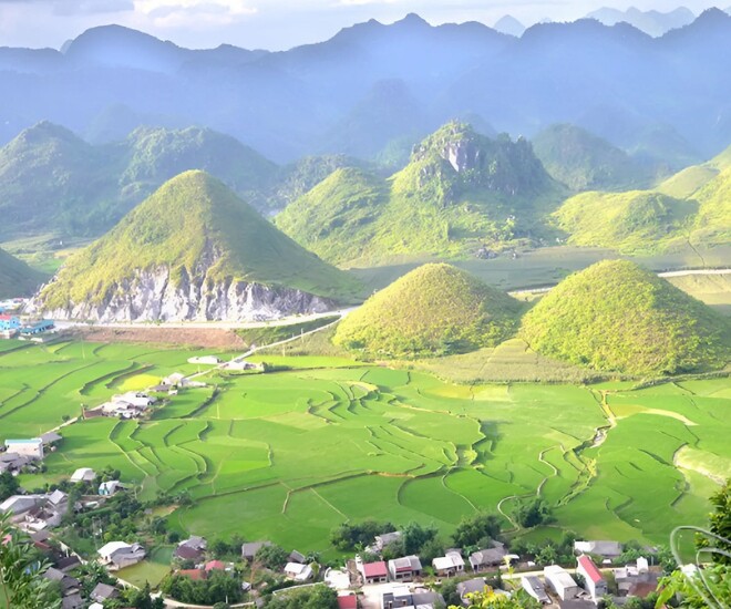 Chốn “bồng lai tiên cảnh” ở Hà Giang có hình dáng “ngượng đỏ mặt”, gắn với chuyện tình của nàng tiên, hút khách quanh năm - 1