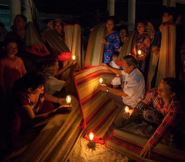 Khám phá làng nghề trăm tuổi nhiều màu sắc, du khách đến đây được tham gia “phiên chợ ma” độc đáo ở miền Tây - 5