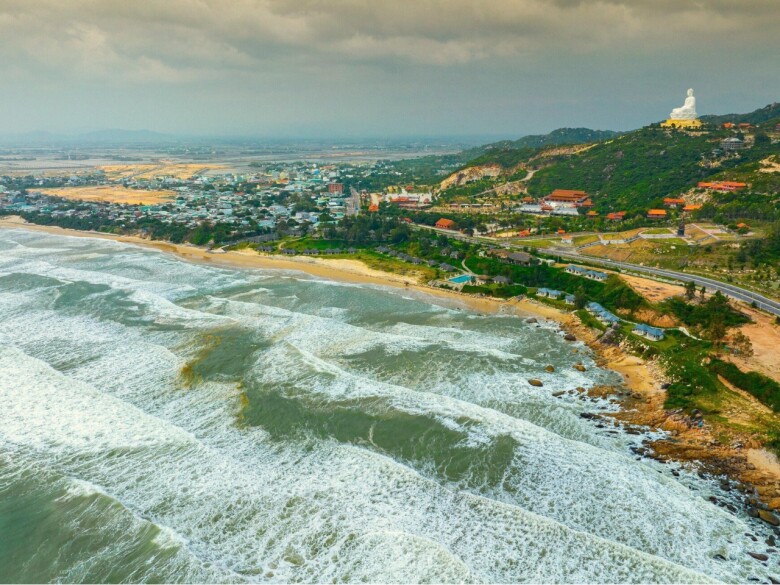 Ở Việt Nam có nơi được ví như "Jeju thu nhỏ", biển xanh cát trắng cực yên bình, xứng đáng là nơi chữa lành - 2