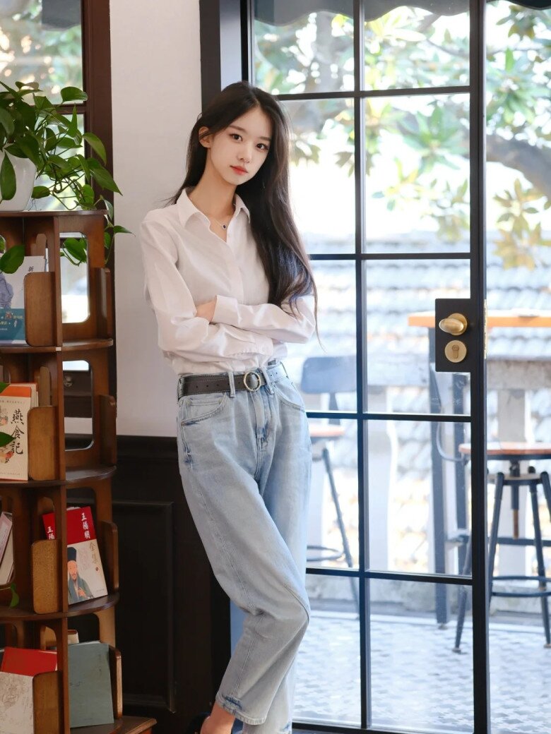 Phối áo sơ mi trắng với quần ống rộng thế nào vừa sang mà không mắc lỗi &#34;xuề xòa&#34;? Chị em công sở nên bỏ túi - 14