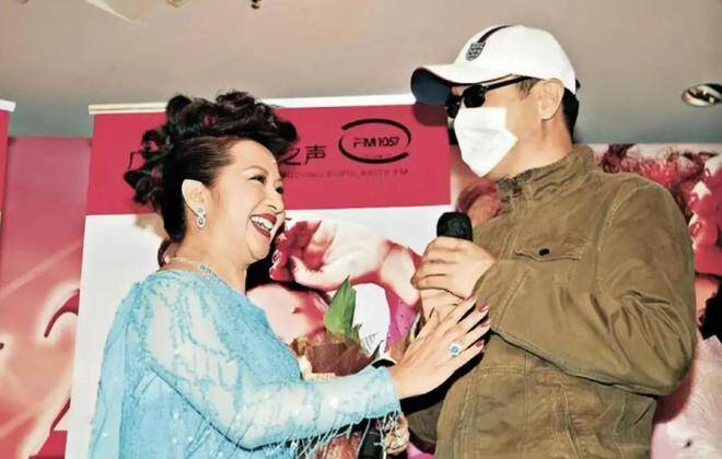 Mỹ nhân TVB yêu “Hồng Hài Nhi” sau ly hôn, U80 vẫn được bạn trai say mê - 3
