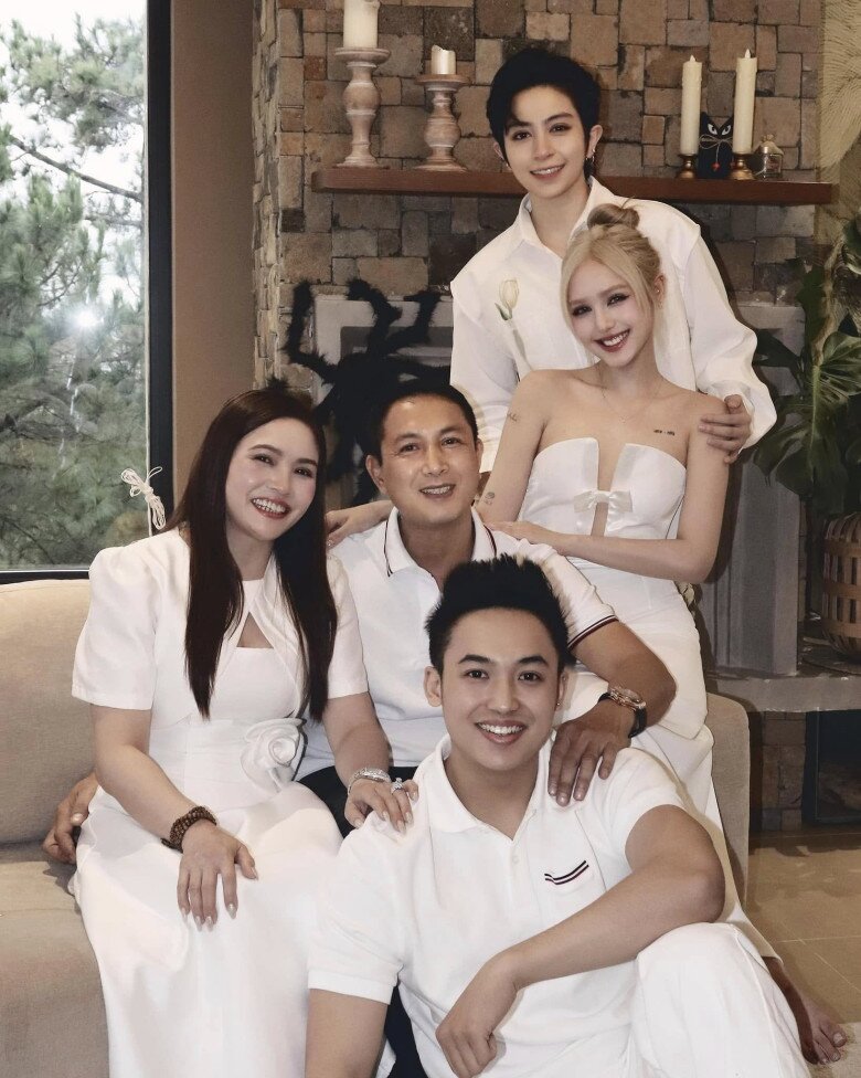 Xoài Non tiết lộ xa Gil Lê 5 phút đã phải nhắn tin, khẳng định một điều cực ngọt với nửa kia - 3