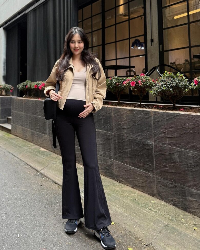 3 mẹ bầu sành điệu của Vbiz: Người chuyển sang đồ rộng rãi, người bụng vượt mặt vẫn mê khoe body - 8