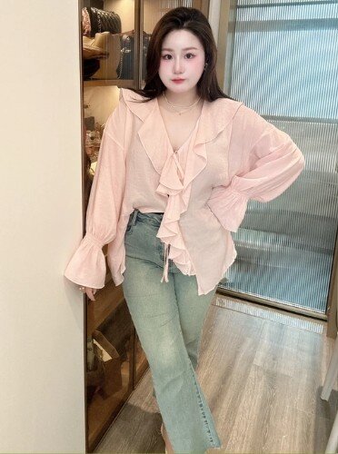 Kiểu áo nữ tính được Hoa hậu Đặng Thu Thảo sủng ái, chị em phối đồ không khéo lại dính lỗi quê mùa - 10