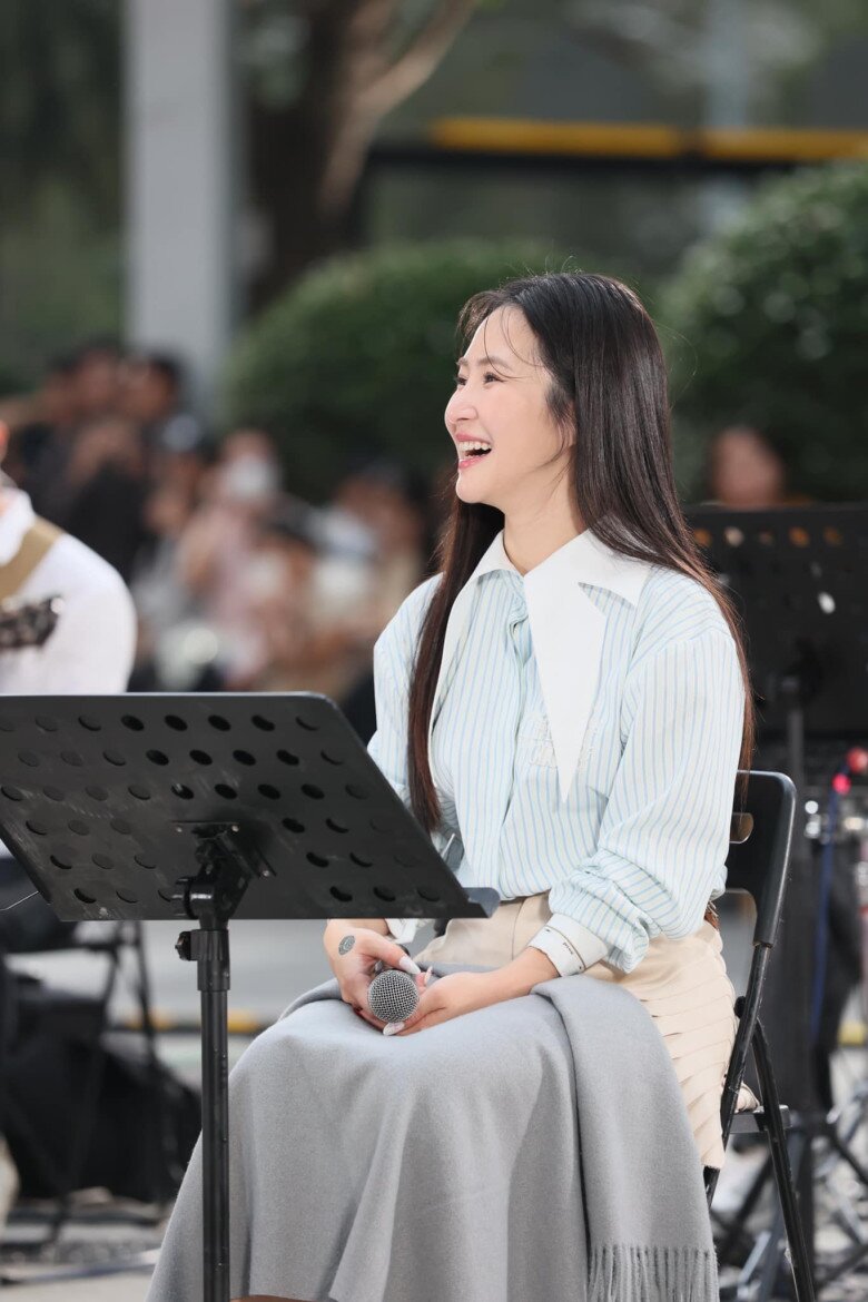 Quán quân The Voice VN có nhan sắc thăng hạng sau 5 năm ở ẩn tại Mỹ, &#34;lão hoá ngược&#34; nhờ thay đổi hai điều - 4