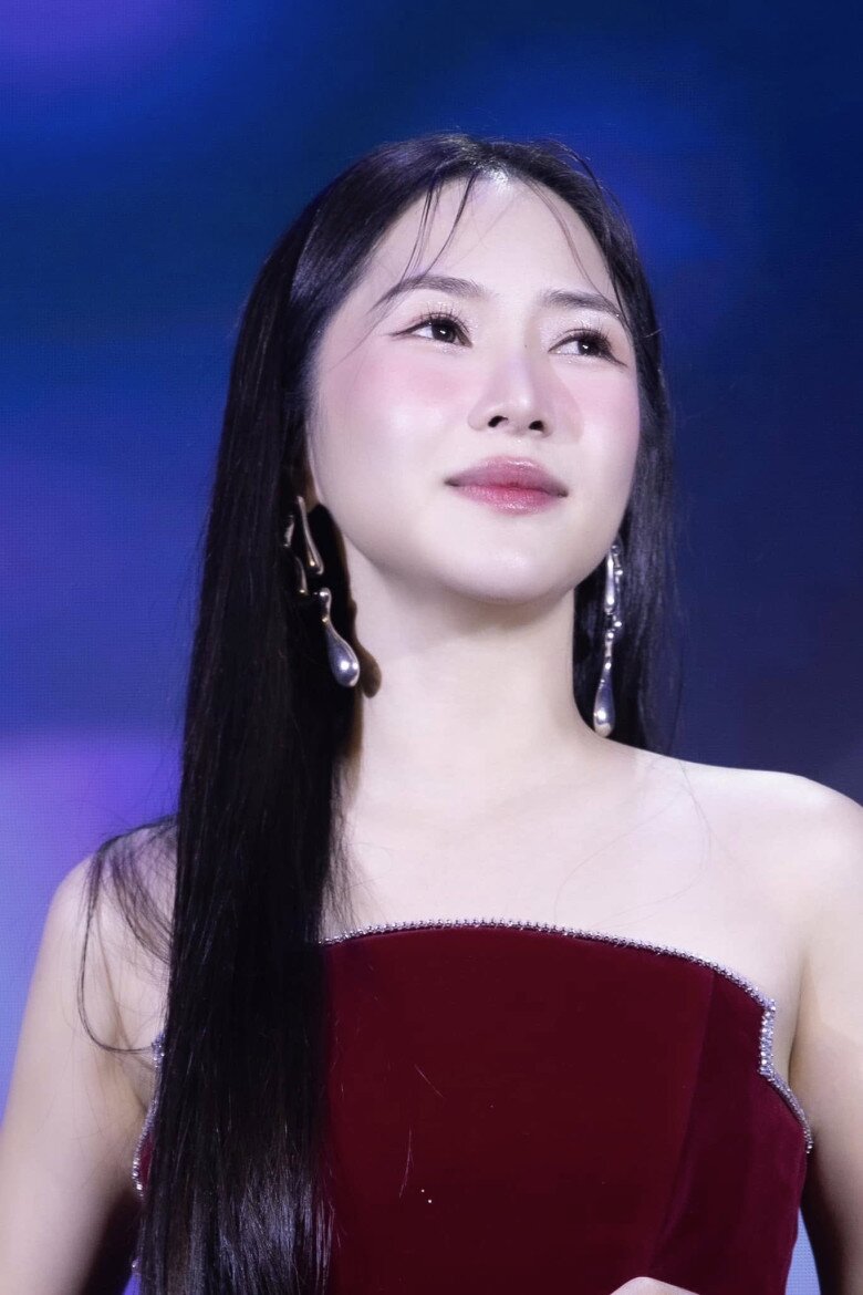 Quán quân The Voice VN có nhan sắc thăng hạng sau 5 năm ở ẩn tại Mỹ, &#34;lão hoá ngược&#34; nhờ thay đổi hai điều - 8