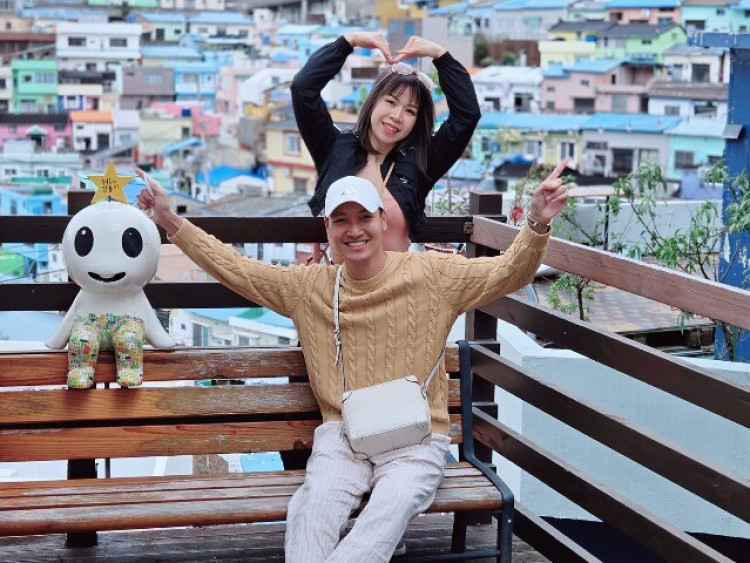 Mạnh Trường bị bà xã "đánh úp", tặng món quà vừa ngọt ngào vừa hoảng hốt dịp cuối năm