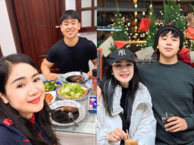 NSND đẹp tới mức "hơn 30 năm không ai sánh bằng", tuổi 57 vẫn trẻ, đứng cạnh con trai như "chị em"