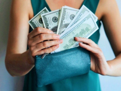 Trắc nghiệm: 10 dấu hiệu cho thấy bạn tiết kiệm rất chăm nhưng tiền vẫn không “ở lại”