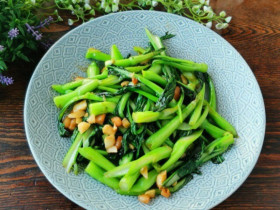 Xào rau đừng dại cho ngay vào chảo, thêm 2 bước nữa xào rau nào cũng giòn ngon, xanh mướt không úa vàng