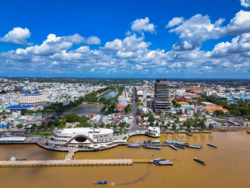 Tỉnh nào nổi tiếng là vùng đất sen hồng, nơi vua Gia Long từng đóng quân, ghi dấu trong sử Việt?