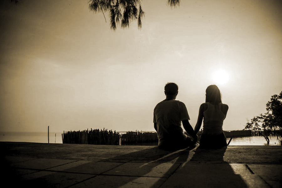 Chồng chưa kịp lớn hay vợ đang "làm mẹ" thay phần? - 2