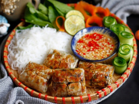 Ở Hải Phòng có món đặc sản vừa đẹp vừa ngon, chỉ chế biến sau khi được yêu cầu, phải biết cách ăn mới trọn vị