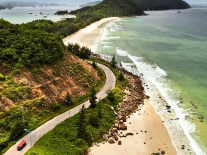 Cách trung tâm Quảng Ninh khoảng 60km có hòn đảo hoang sơ ít ai biết, được ví là “viên ngọc xanh” vùng đất mỏ