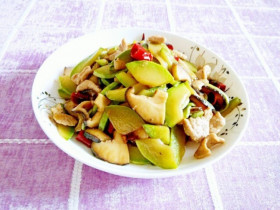 Quả này rẻ nhưng là kho dinh dưỡng, hỗ trợ tiêu hóa, tốt cho tim mạch, đem xào thập cẩm thế này cả nhà ngửi thấy tự động ra ăn cơm