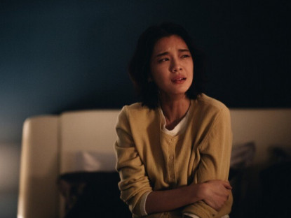 Chồng đòi ngủ riêng khi tôi mang thai, nửa đêm nghe thấy tiếng khóc, mở cửa ra tôi sững sờ