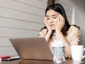 Gặp áp lực về doanh số, báo cáo hằng ngày khiến cô gái trẻ gục ngã dịp cuối năm, phải nhập viện tâm thần