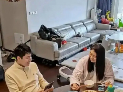 Nghỉ làm chăm con không được nhận tiền thưởng Tết, chồng và mẹ chồng có hành động khiến người vợ rơi nước mắt