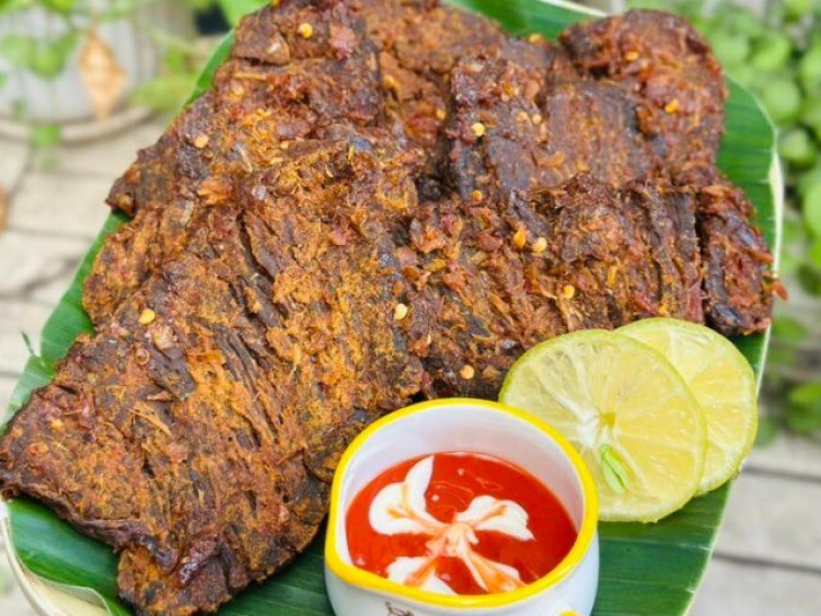 Tự làm bò khô miếng ngon ngọt cay cay để nhâm nhi ngày Tết cực dễ