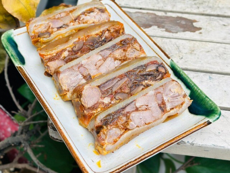 Cách làm thịt đông má đào siêu ngon, hấp dẫn cho ngày Tết