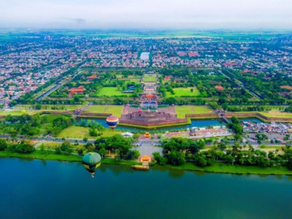 Thành phố nào ghi dấu của 9 chúa 13 vua nhà Nguyễn? Đâu là nơi "có dòng sông đẹp, có nhiều giai nhân"?