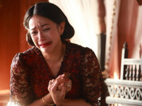 Bố chồng qua đời, chị dâu liền chạy về chia tài sản rồi bật khóc khi thấy con số trong sổ tiết kiệm