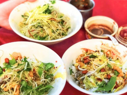 12 món ăn đặc sản ở Huế nhất định phải thử một lần, có món nhìn "nhăn mặt" nhưng rất ngon, dễ mua về làm quà