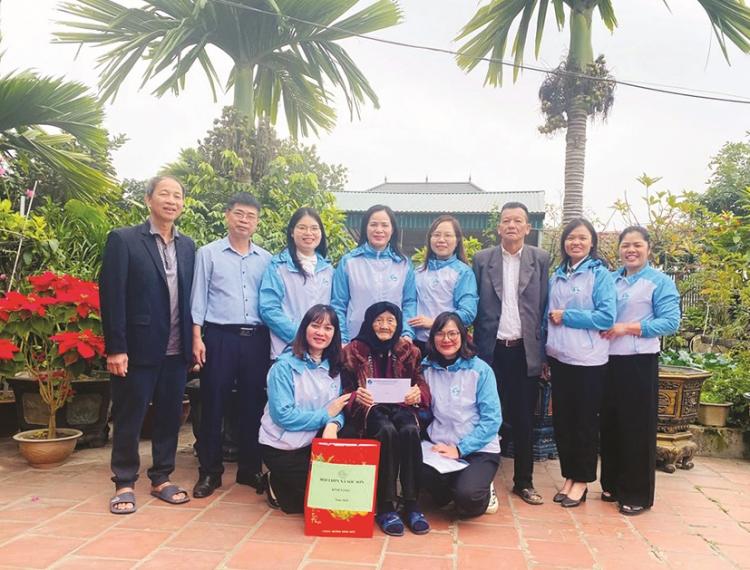 Để mọi nhà, mọi người đều có Tết