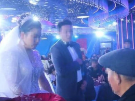 Đêm tân hôn bị vợ cào xước mặt, chồng sững sờ khi phát hiện bí mật vợ giấu trong tủ