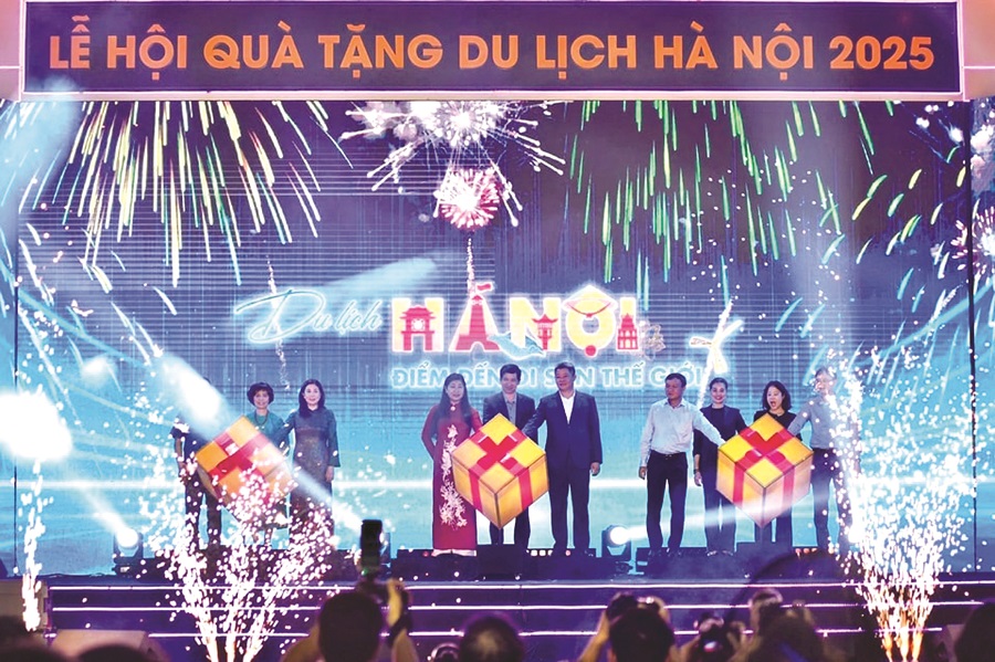 Cơ hội “vàng” để du lịch Hà Nội bứt phá - 1