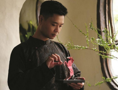 Nghệ sĩ gấp giấy Origami và tác phảm “Mã đáo thành công”