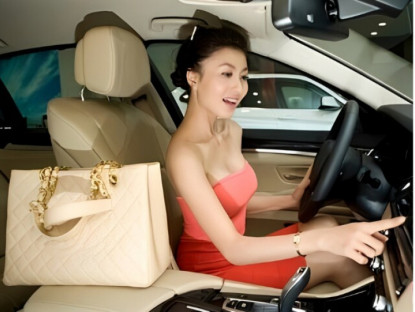 Hot girl ngân hàng xưa phủ sóng VTV và các đài miền Tây, đẻ con lai cực phẩm giờ bán bún bò từ 3 giờ sáng