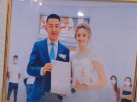 Chàng trai 9X tán đổ “hoa khôi làng” người Nga, bố mẹ vợ cho đất xây nhà, giục sinh 10 đứa cháu ngoại