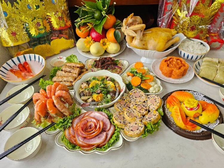 Mẹ đảm làm mâm cỗ ông Táo 11 món trong 3 tiếng, bày lên cúng vừa ngon lại đủ đầy, ý nghĩa